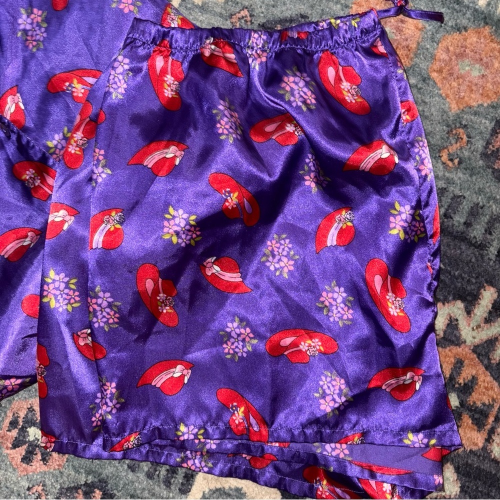 Kathryn 2 Piece Pajama Set Purple With Red Hats Size 2X Satin Shorts & SS Top - Picture 8 of 8